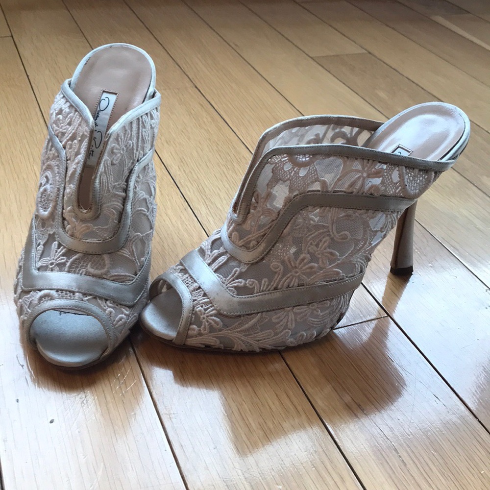 Oscar De La Renta Lace Mules